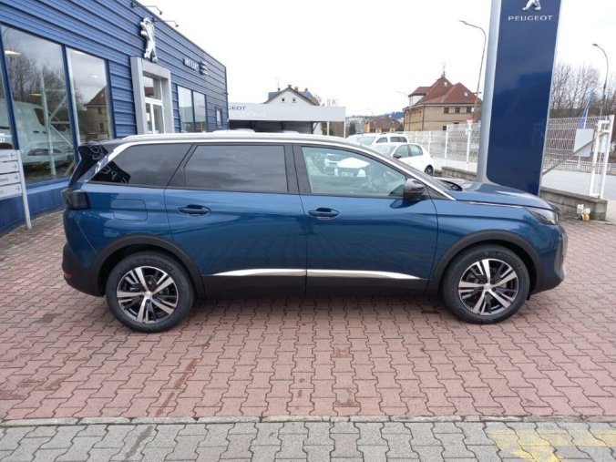 Peugeot 5008, Peugeot 5008 Allure Pack BlueHdi 130k EAT8, barva modrá