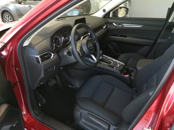 Mazda CX-5, 143kW (194k), barva červená