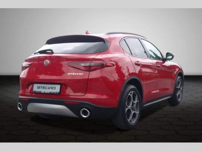 Alfa Romeo Stelvio, 2.0 Turbo 280k Q4 SUPER, barva červená