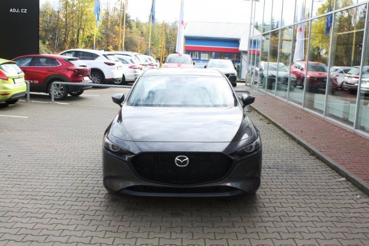 Mazda 3, SKYACTIV-G, barva šedá