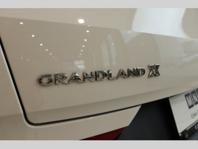 Opel Grandland X, SMILE 1.2 Turbo 96kW, barva bílá