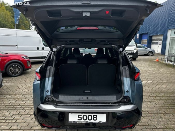 Peugeot 5008, Peugeot 5008 E-GT Elektromotor 157kW / 210k, barva modrá