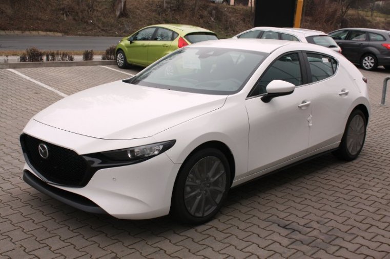 Mazda 3, SKYACTIV-G, barva bílá