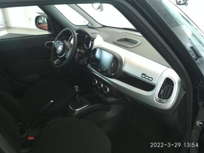 Fiat 500L, 1.4 16v 95k Connect, barva černá