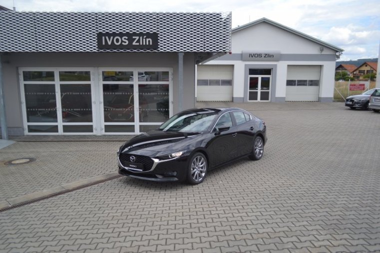 Mazda 3, Skyactiv G122, barva černá