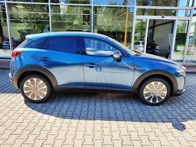 Mazda CX-3, SKYACTIV-G, barva modrá