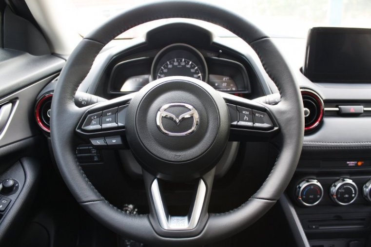 Mazda CX-3, SKYACTIV-G, barva šedá