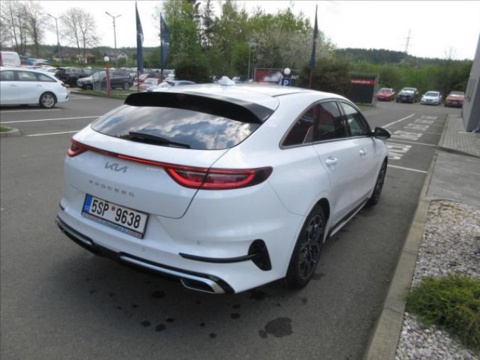 Kia ProCeed, 1,5 CD  T-GDi GPF, barva bílá