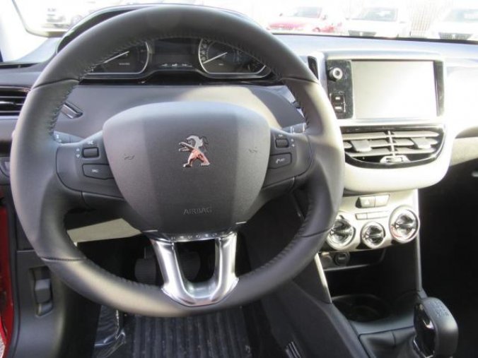 Peugeot 208, ACTIVE 1.2 PureTech 82k MAN5, barva červená