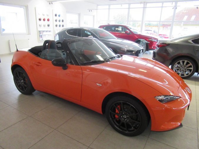 Mazda MX-5, 2,0i G184, barva oranžová