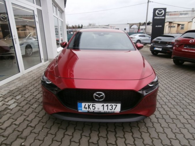 Mazda 3, Skyactiv G122, barva červená