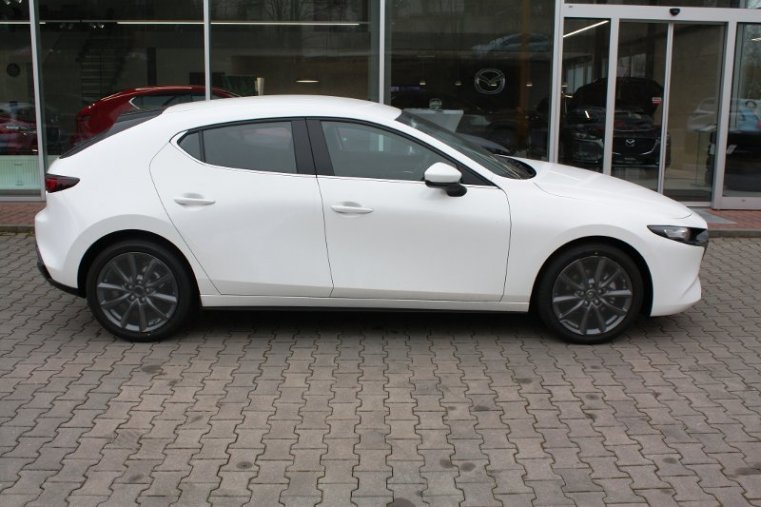 Mazda 3, SKYACTIV-G, barva bílá