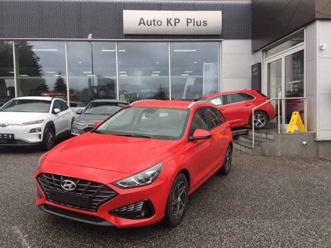 Hyundai i30, 1,5i CVVT 81 kW (95 NAT) 6 st. man, barva červená