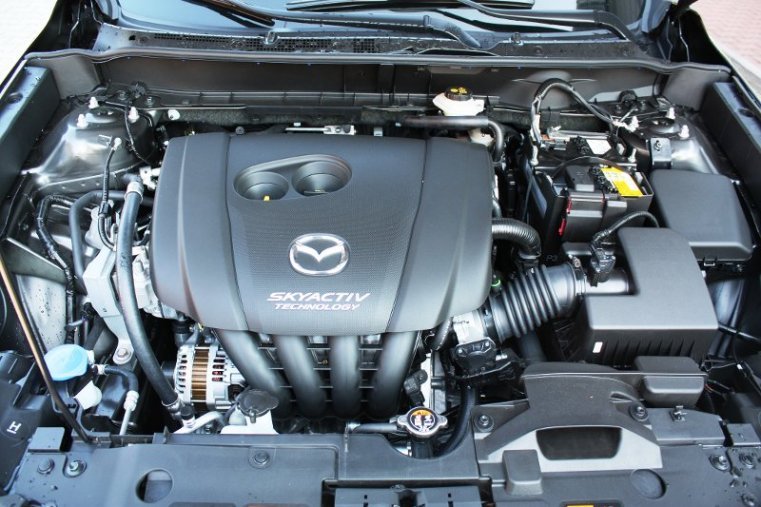 Mazda CX-3, SKYACTIV-G, barva šedá