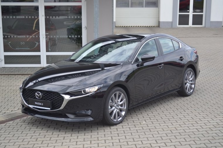 Mazda 3, Skyactiv G122, barva černá