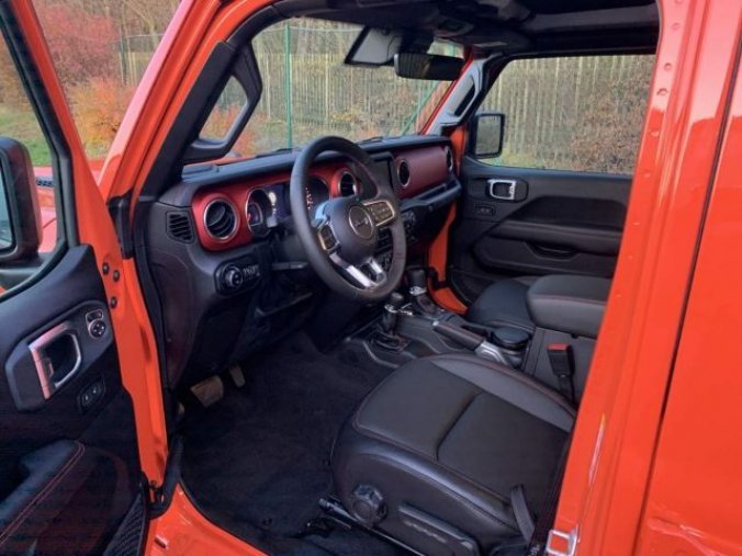 Jeep Wrangler, 2.2 CRD Rubicon 8ATX, barva oranžová