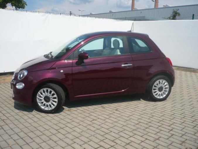 Fiat 500, 1.0 BSG 70k Lounge, barva červená