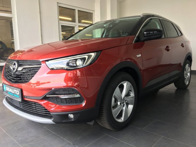 Opel Grandland X, Ultimate 1,6 Turbo AT8, barva vínová