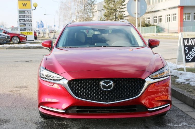 Mazda 6, 2,5 Skyactiv-G 194k, barva červená