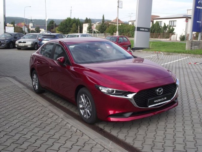 Mazda 3, Skyactiv G122, barva červená