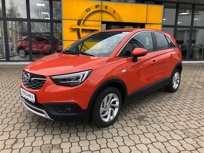 Opel Crossland X, Innovation 1.2 Turbo 81 kW, barva oranžová