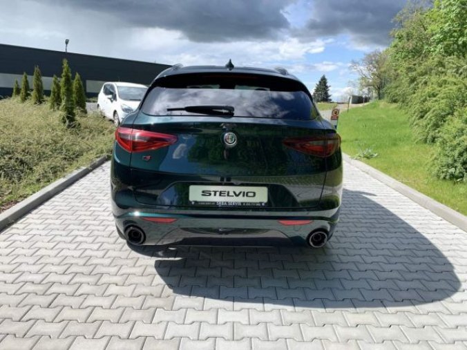 Alfa Romeo Stelvio, 2.0 Turbo 280k Q4 VELOCE, barva zelená