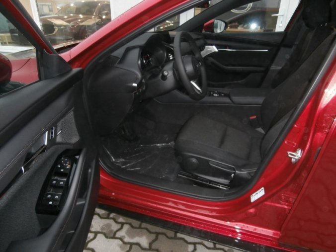 Mazda 3, Skyactiv GT 180, barva červená