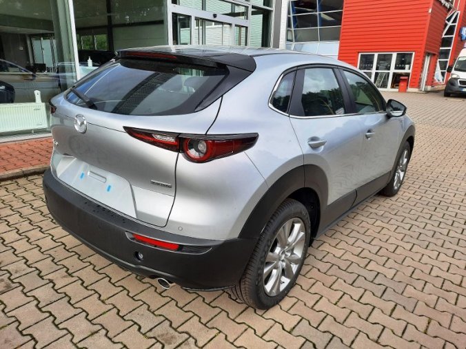 Mazda CX-30, SKYACTIV-G, barva stříbrná