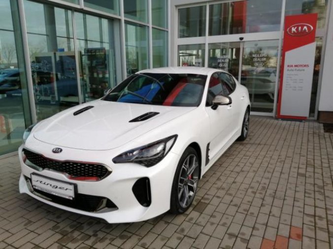 Kia Stinger, 3,3 V6 T-GDI 4x4 8AT GT, barva bílá