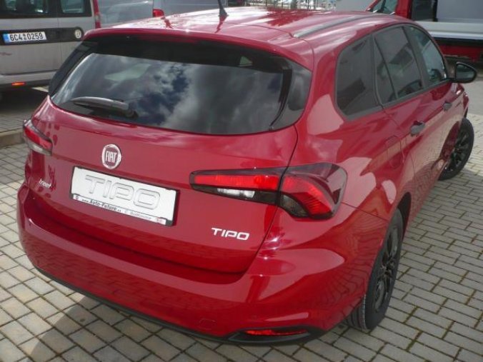 Fiat Tipo, SW 1.4 95k Street Italia, barva červená