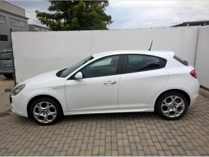 Alfa Romeo Giulietta, 1.4TBi 120PS Sport Edition, barva bílá