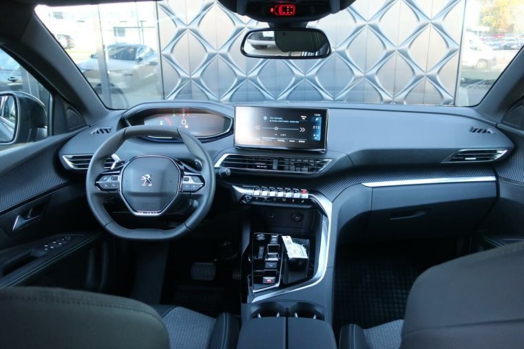 Peugeot 5008, Peugeot 5008 Allure Pack 1.5HDi EAT8, barva šedá