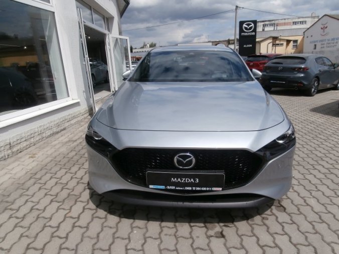 Mazda 3, Skyactiv G122, barva stříbrná