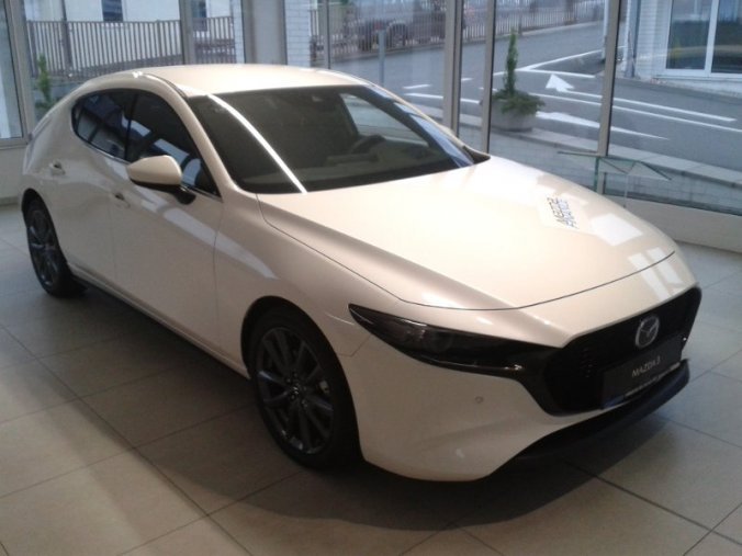 Mazda 3, 2,0i, barva bílá