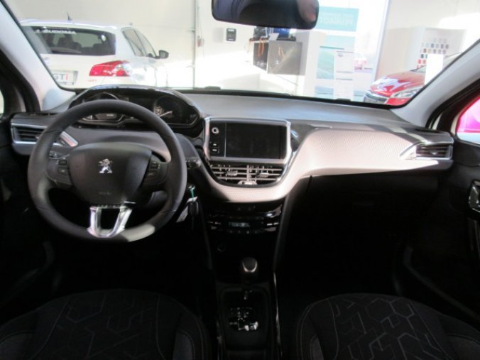 Peugeot 2008, Active 1.2 PureTech 110k EAT6, barva šedá