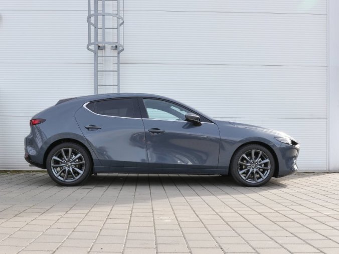 Mazda 3, Skyaktiv G122 PLUS /Safety/Sound/Style/Luxury, barva šedá