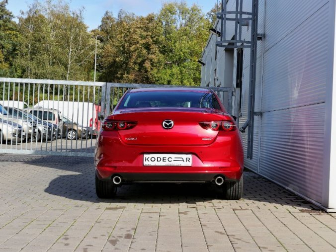 Mazda 3, 2,0 Skyactiv-X 180k/132kW MAN, barva červená