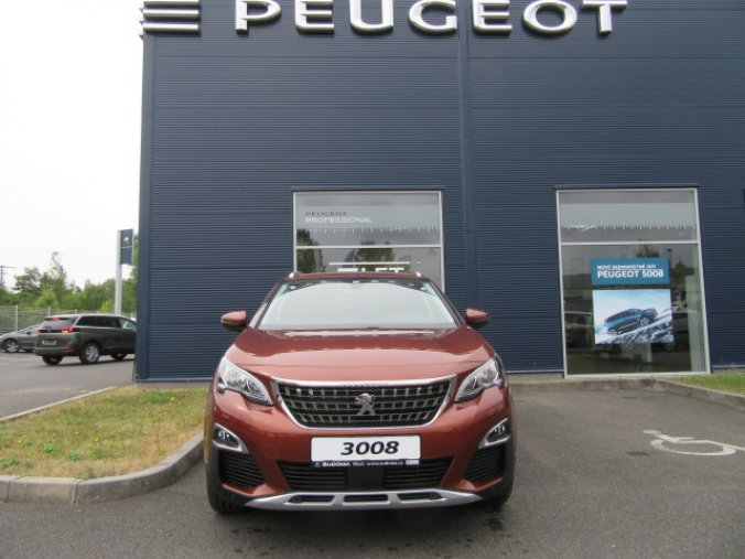 Peugeot 3008, ALLURE 1.2 PureTech 130k MAN6, barva hnědá