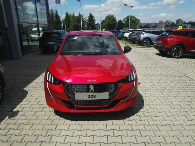 Peugeot 208, Peugeot 208 GT 1.2I 130k AUT 8 NAVI, barva červená