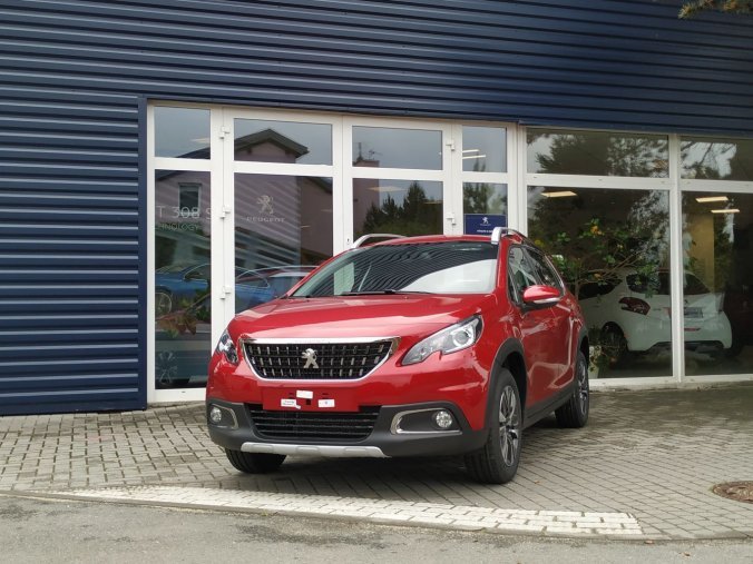 Peugeot 2008, ALLURE 1.2 PureTech 130 S&S MAN6, barva červená