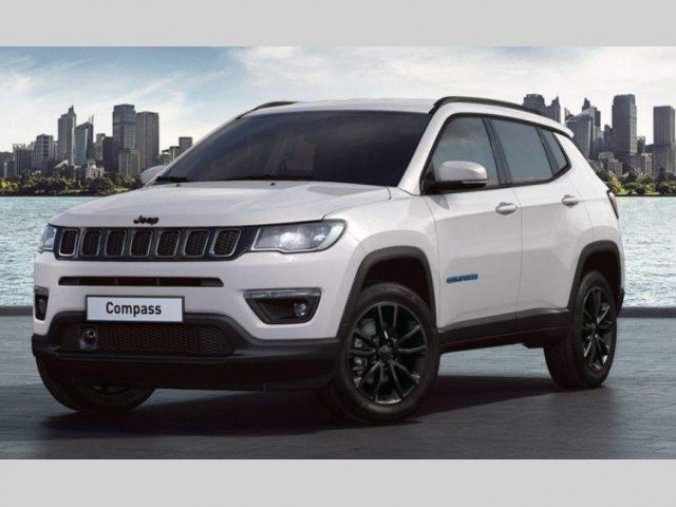 Jeep Compass, Night Eagle 1.3 Turbo GSE 130k, barva bílá