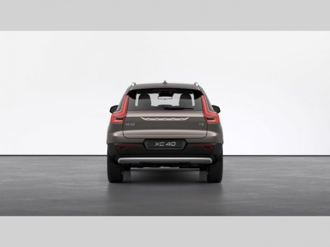 Volvo XC40, T3 1.5L 163 HP MOMENTUM PRO AT, barva šedá