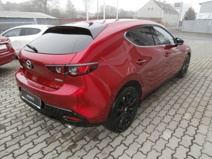 Mazda 3, Skyactiv GT 180, barva červená