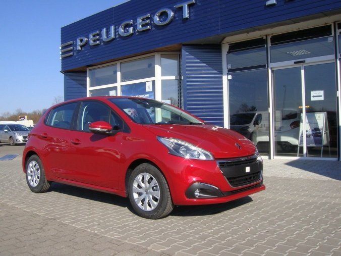 Peugeot 208, Active 1.2 Pure Tech 82k, barva červená