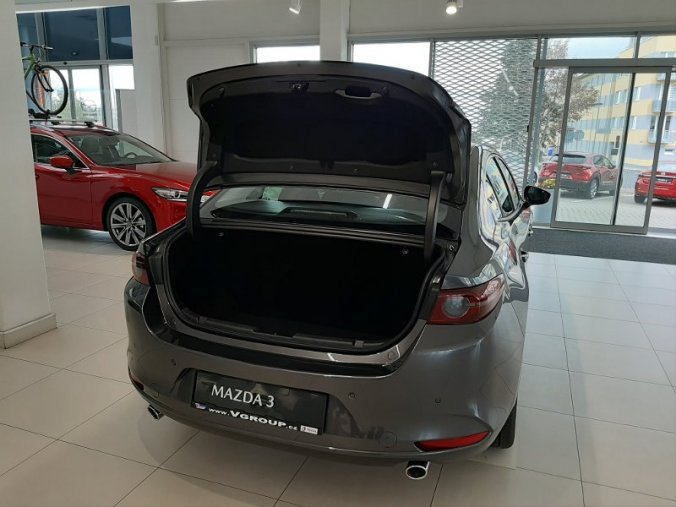 Mazda 3, 2,0 180k - odběr od 15.12.2019, barva šedá