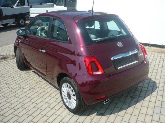 Fiat 500, 1.0 BSG 70k Lounge, barva červená