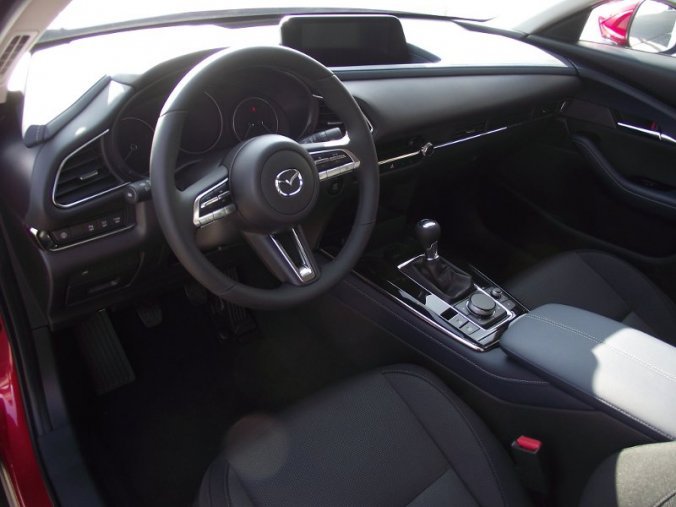 Mazda CX-30, 2,0 122k, barva červená