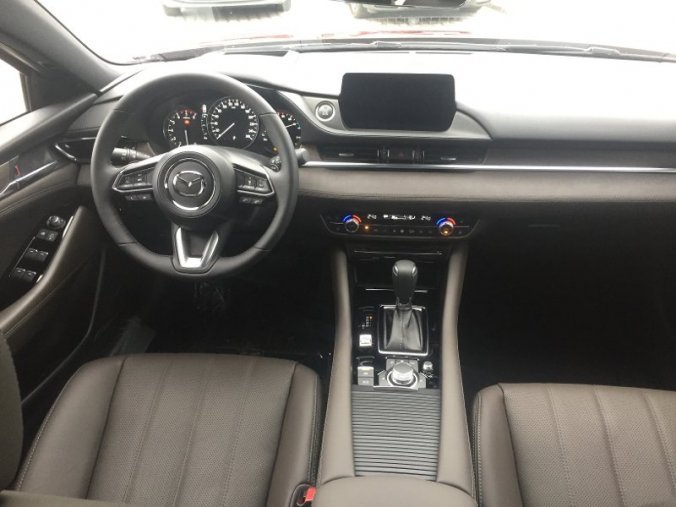 Mazda 6, 2,5G 194k, barva červená