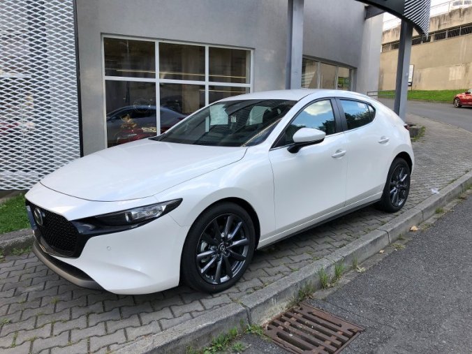 Mazda 3, 2.0i G 122K, barva bílá