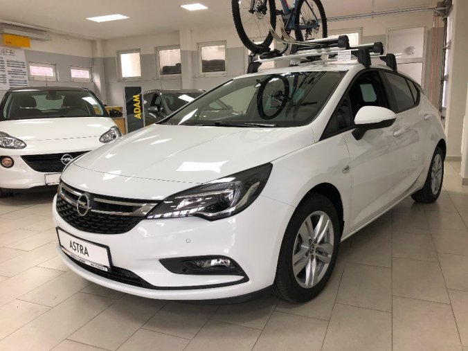 Opel Astra, hatchback Enjoy 1.4 Turbo, barva bílá